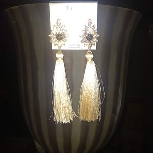 Tasha earrings nwt absolutely beautiful on